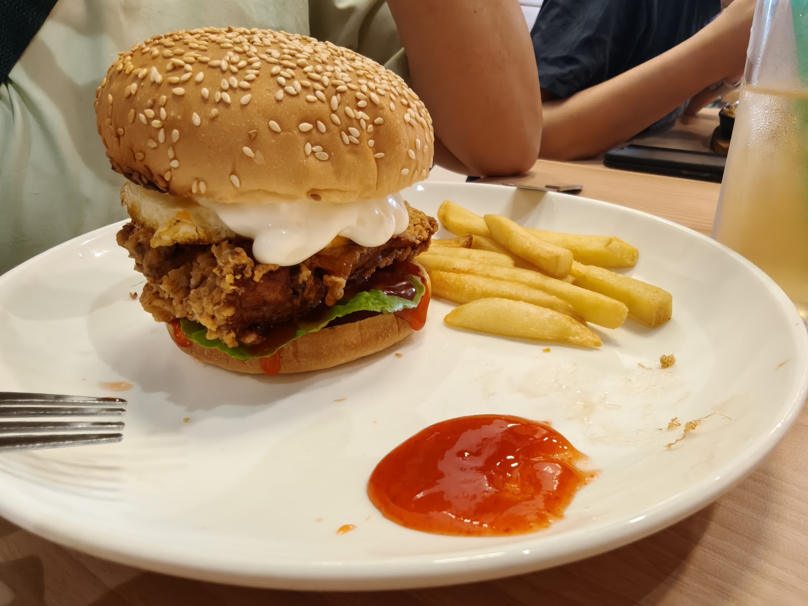 Signature Chicken Burger 招牌鸡扒汉堡妹